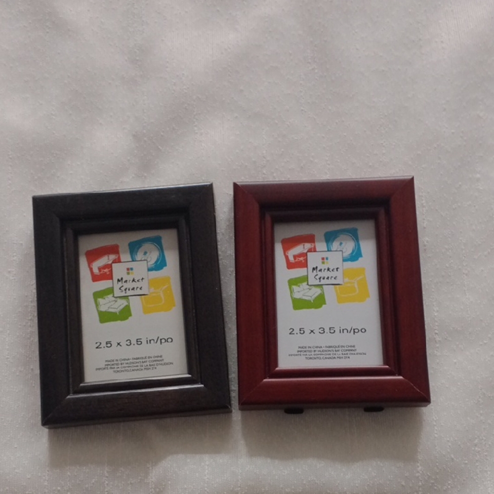 Vintage Set of Two Market Square Picture Frames
